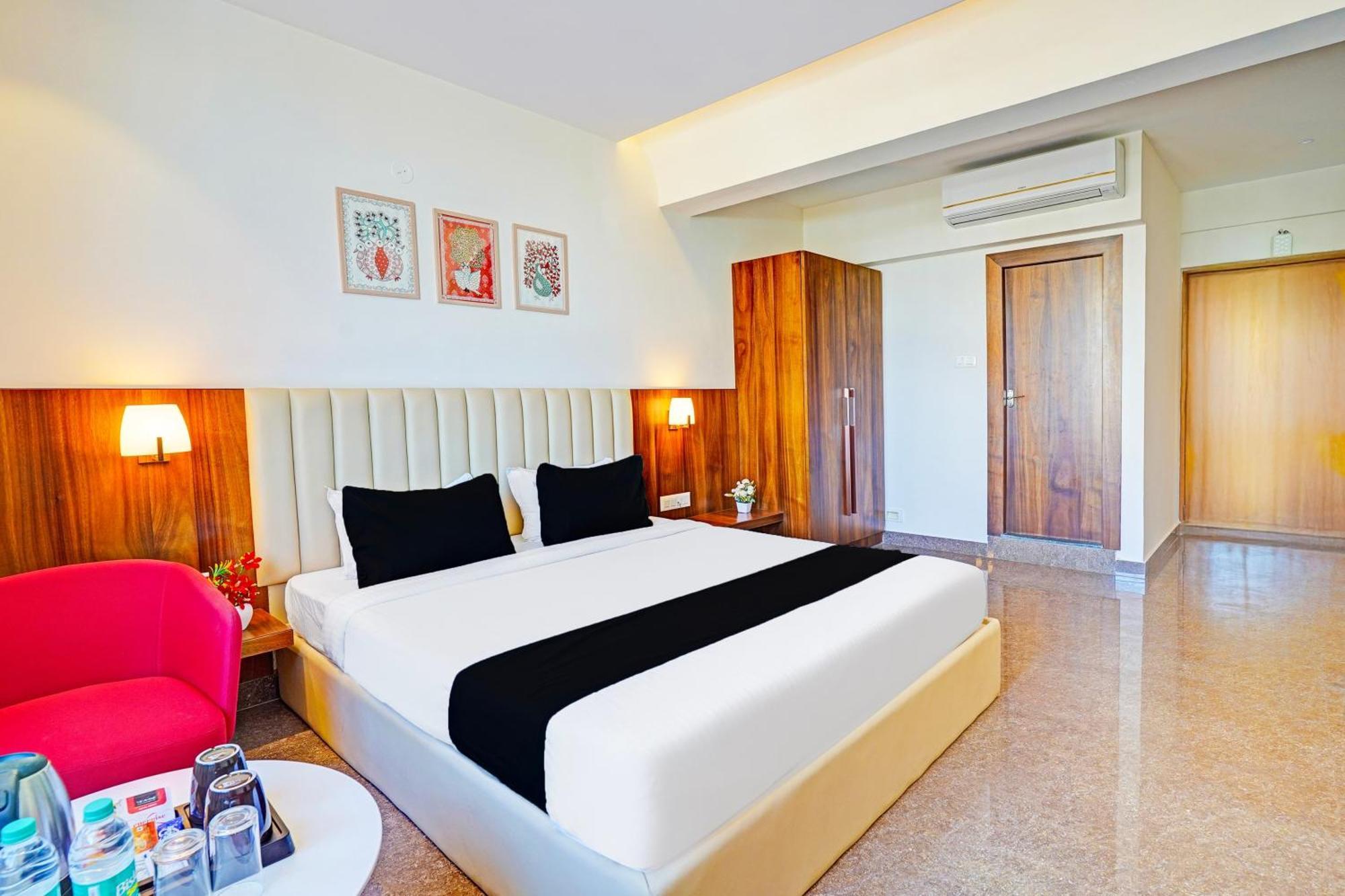 Super Townhouse Oak Electronic City Formerly Hotel Trubell Kammasandra ภายนอก รูปภาพ