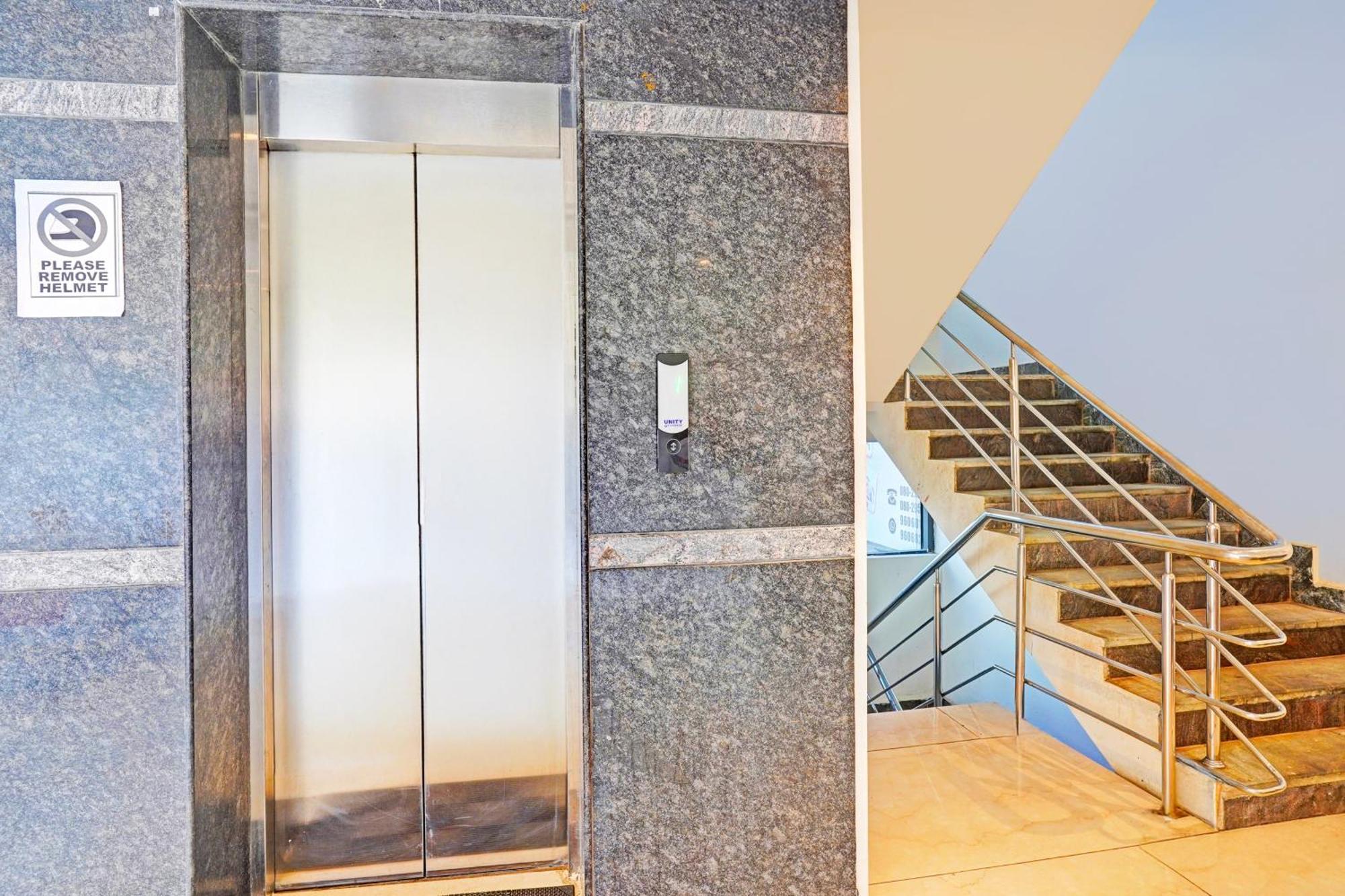Super Townhouse Oak Electronic City Formerly Hotel Trubell Kammasandra ภายนอก รูปภาพ
