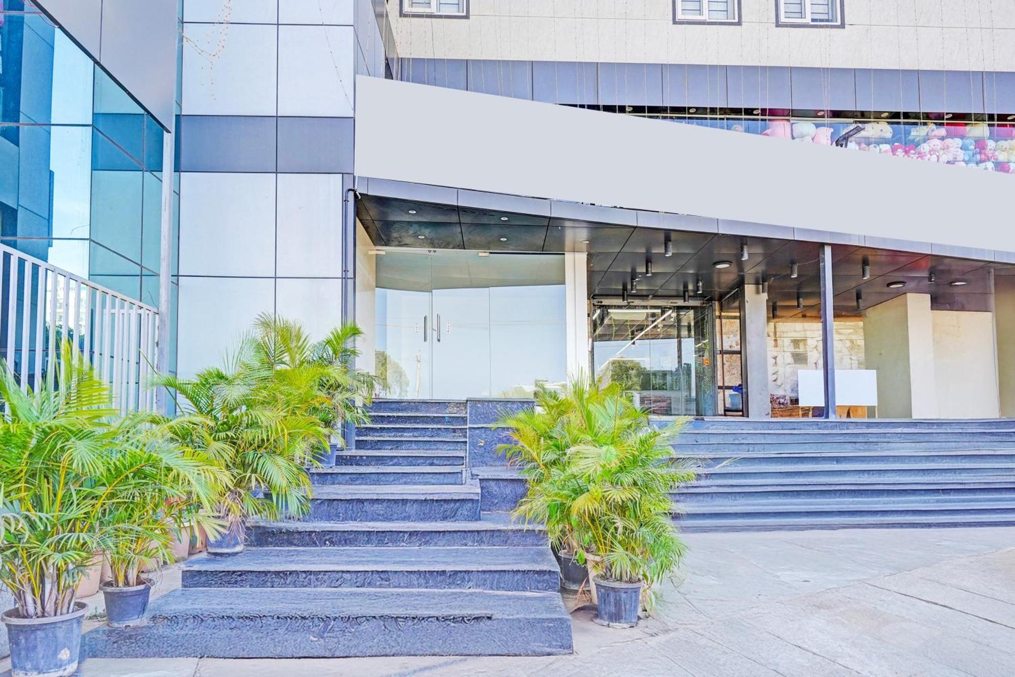 Super Townhouse Oak Electronic City Formerly Hotel Trubell Kammasandra ภายนอก รูปภาพ